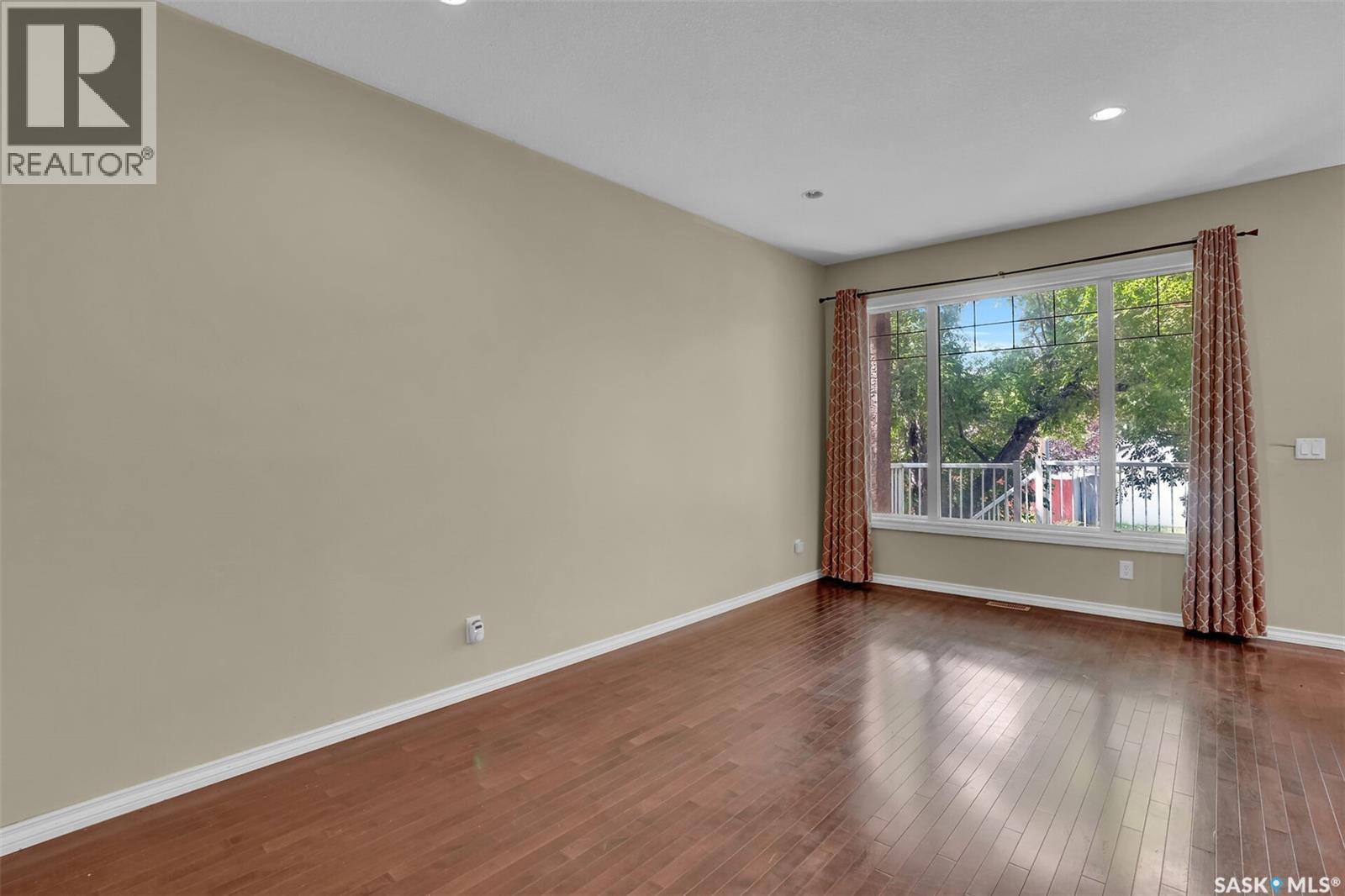 3876 Robinson Street, Regina, SK - Indoor Photo Showing Other Room