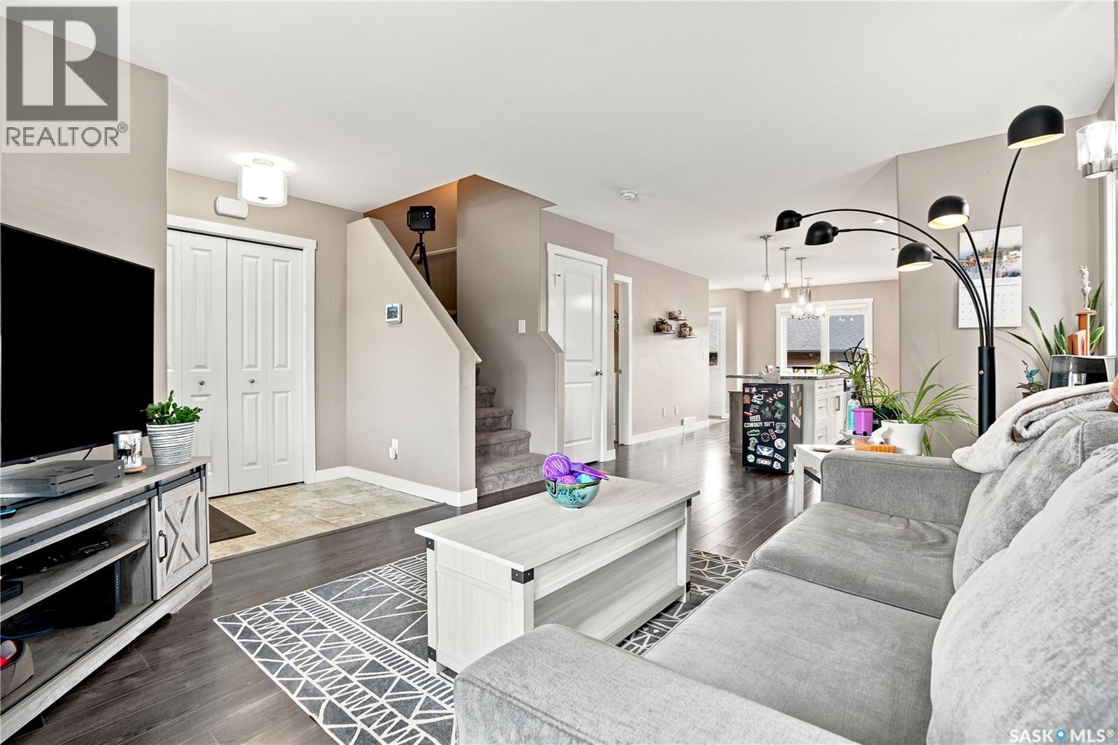 213 Rajput Way, Saskatoon, SK - Indoor Photo Showing Living Room