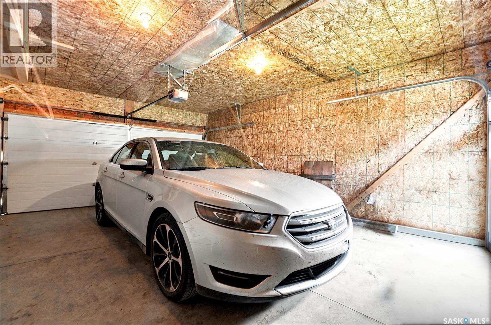 213 Rajput Way, Saskatoon, SK - Indoor Photo Showing Garage