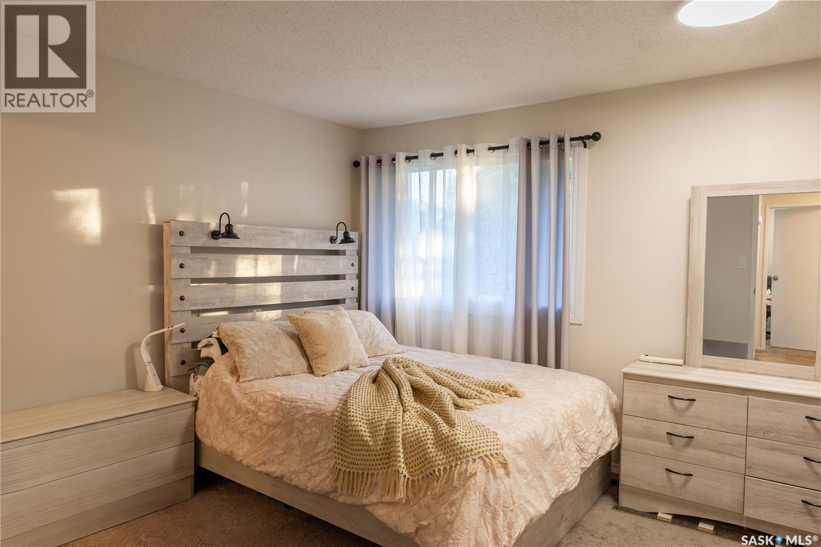 59 1128 Mckercher Drive, Saskatoon, SK - Indoor Photo Showing Bedroom