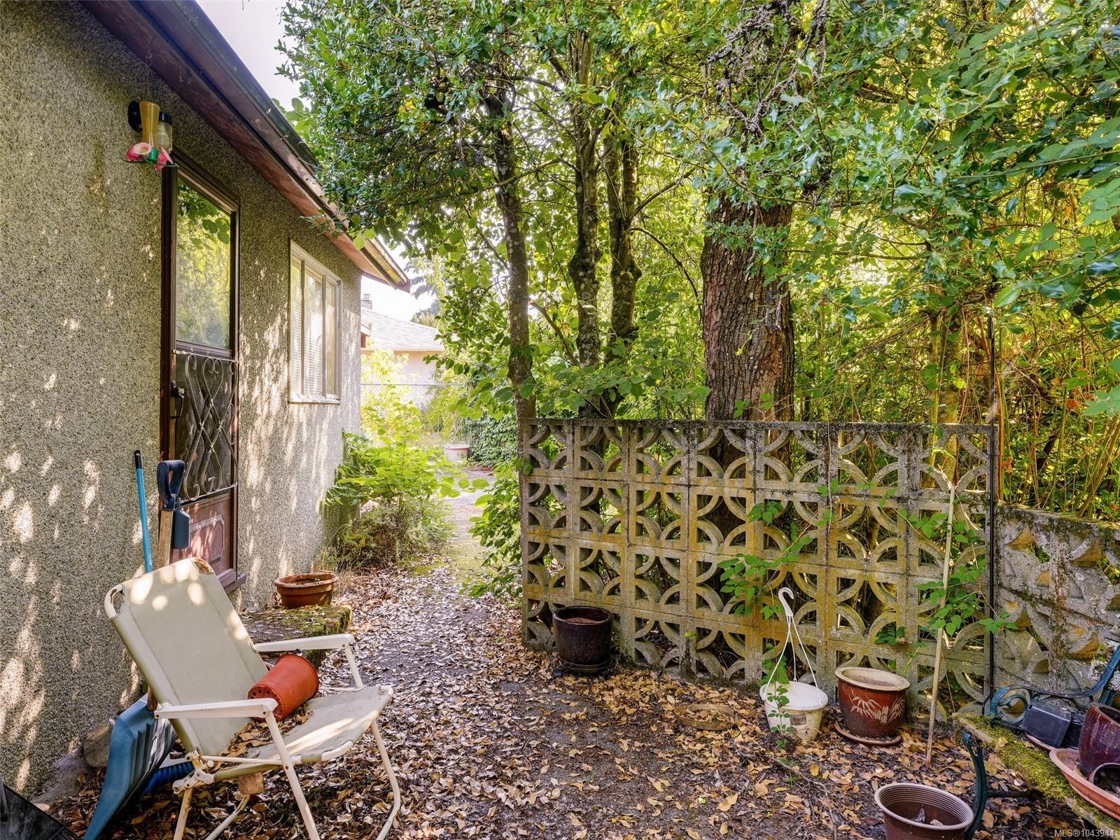 1170 Dignan Rd, Central Saanich, BC