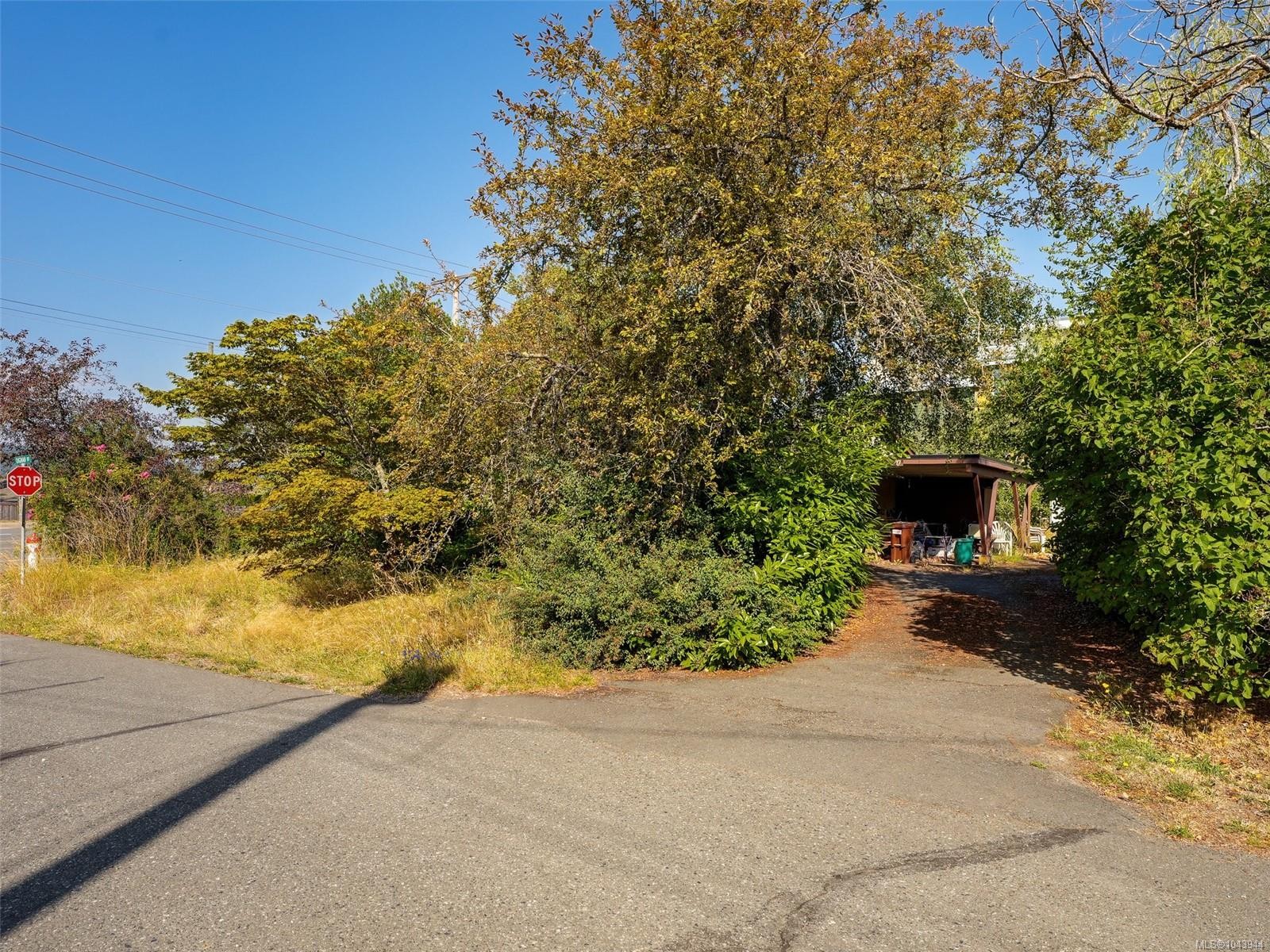 1170 Dignan Rd, Central Saanich, BC