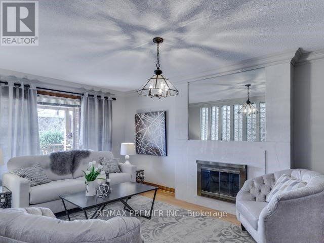 29 Carmen Crescent, Vaughan, ON - Indoor Photo Showing Living Room With Fireplace