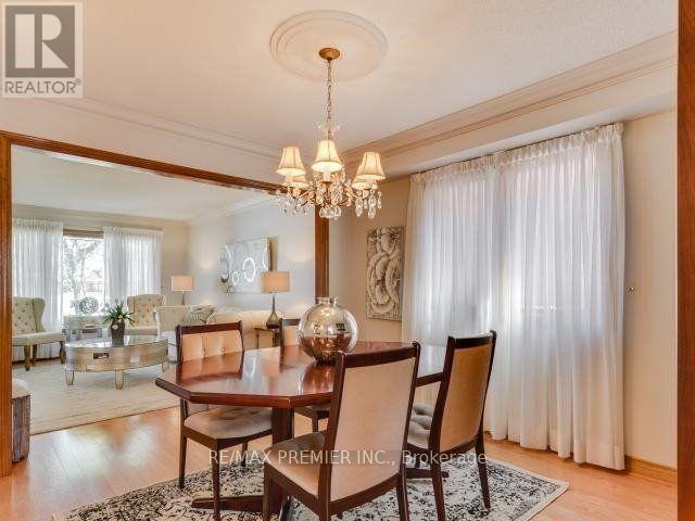 29 Carmen Crescent, Vaughan, ON - Indoor Photo Showing Dining Room