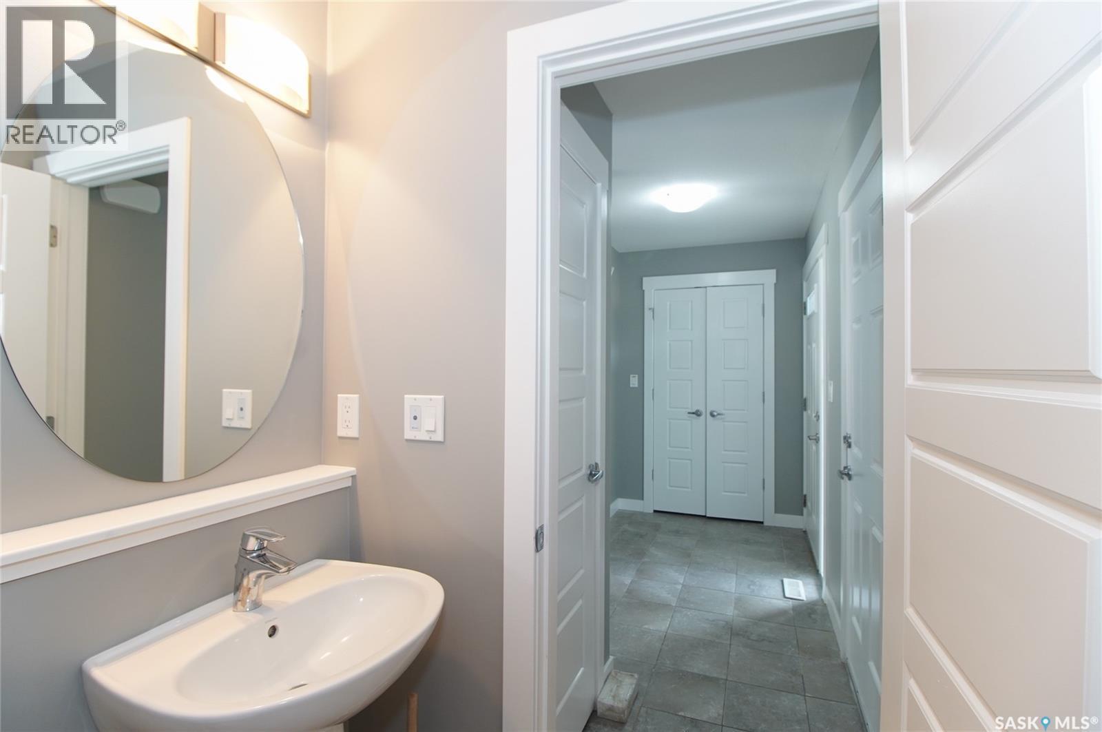 4541 Green Rock Road, Regina, SK - Indoor Photo Showing Bathroom
