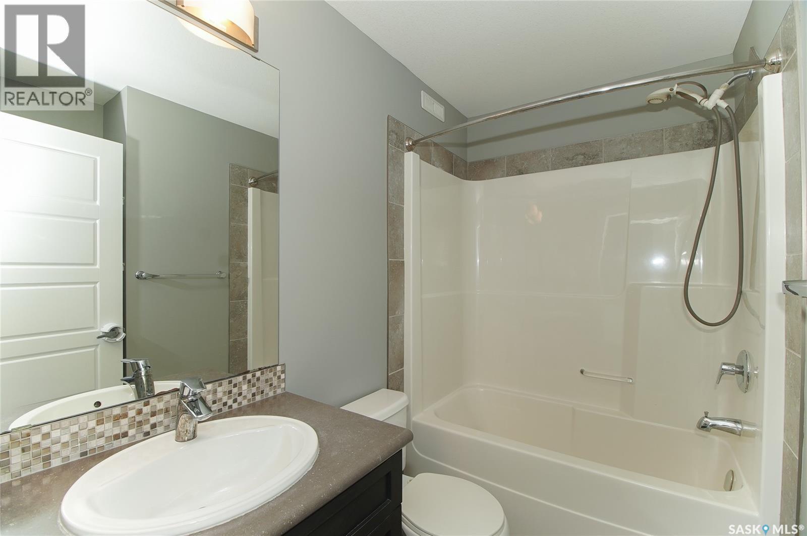 4541 Green Rock Road, Regina, SK - Indoor Photo Showing Bathroom