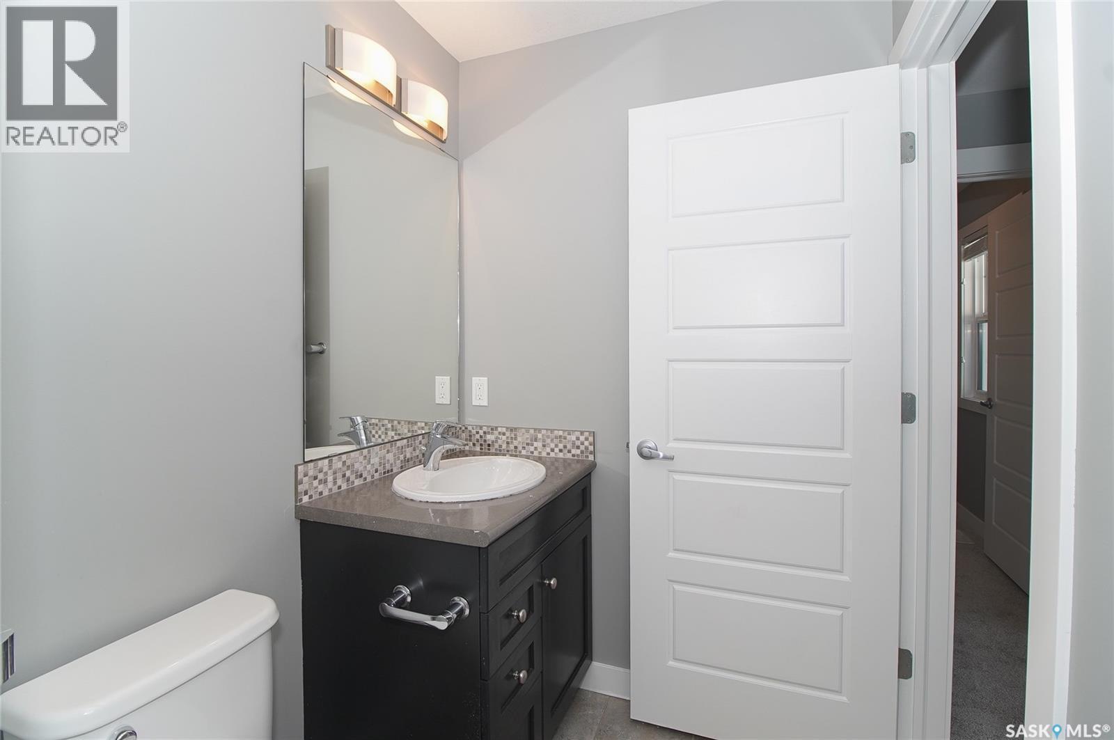 4541 Green Rock Road, Regina, SK - Indoor Photo Showing Bathroom