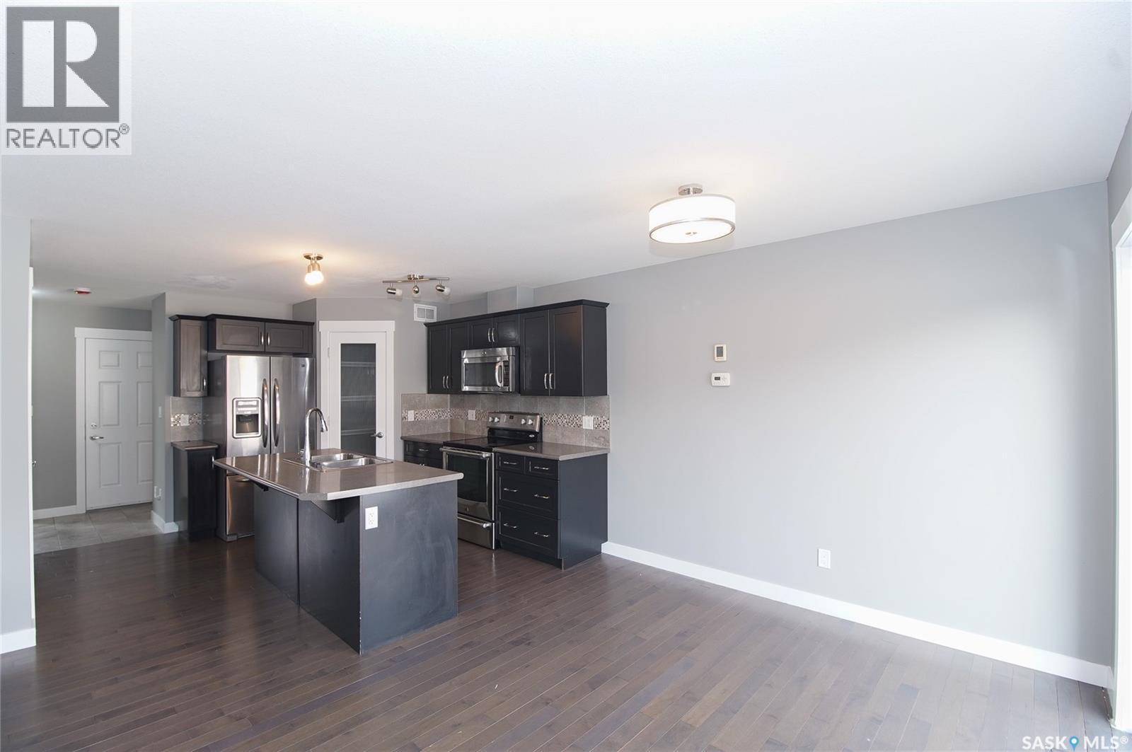4541 Green Rock Road, Regina, SK - Indoor Photo Showing Kitchen With Stainless Steel Kitchen With Upgraded Kitchen