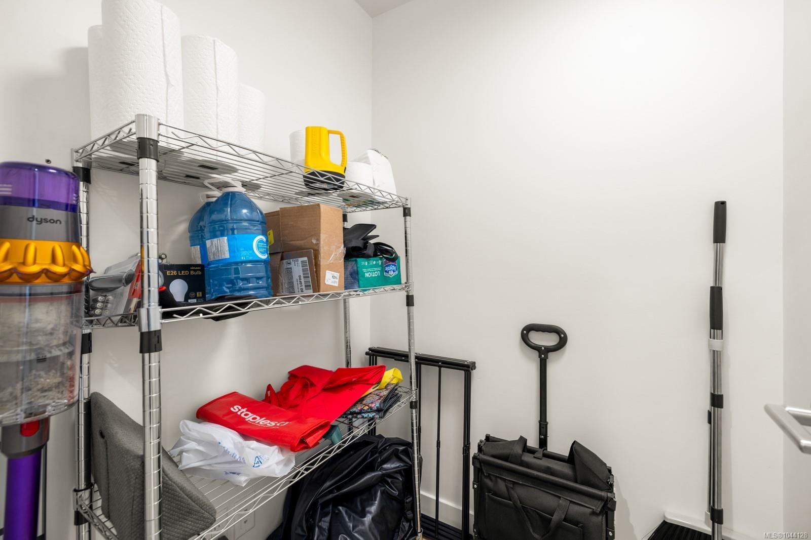 #1002-2000 Hannington Rd, Langford, BC - Indoor