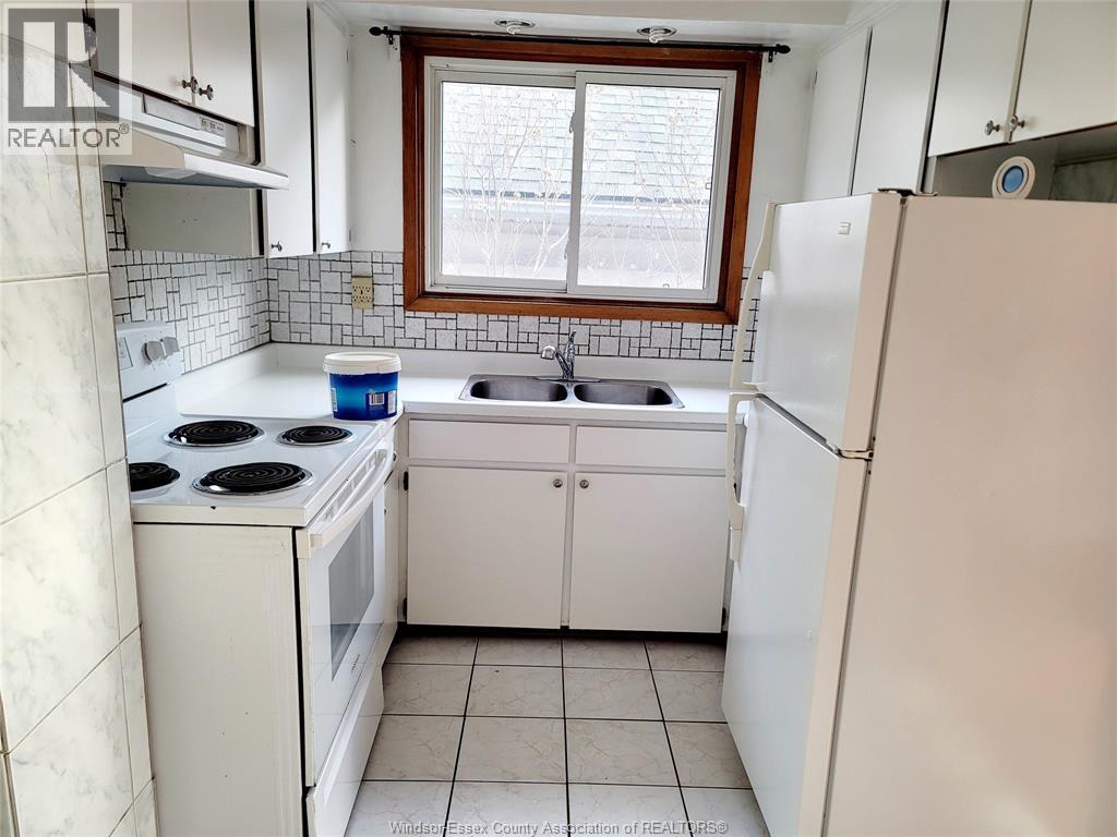2240 Howard Avenue Unit# Upper, Windsor, ON - Indoor Photo Showing Kitchen With Double Sink