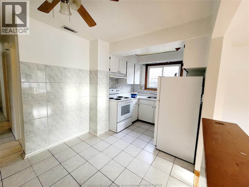 2240 Howard Avenue Unit# Upper, Windsor, ON - Indoor Photo Showing Kitchen