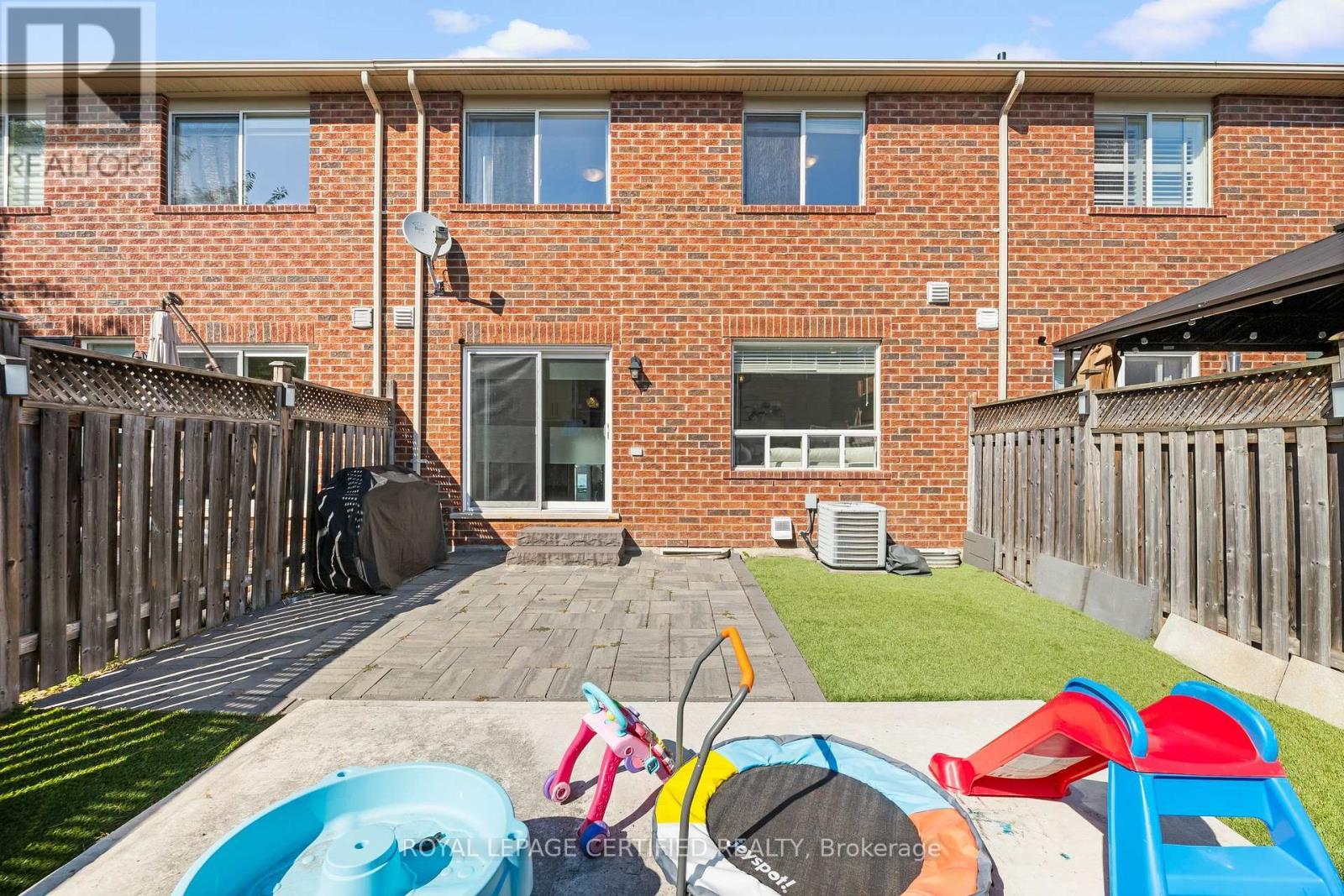 938 Burrows Gate, Milton, ON - Outdoor With Exterior