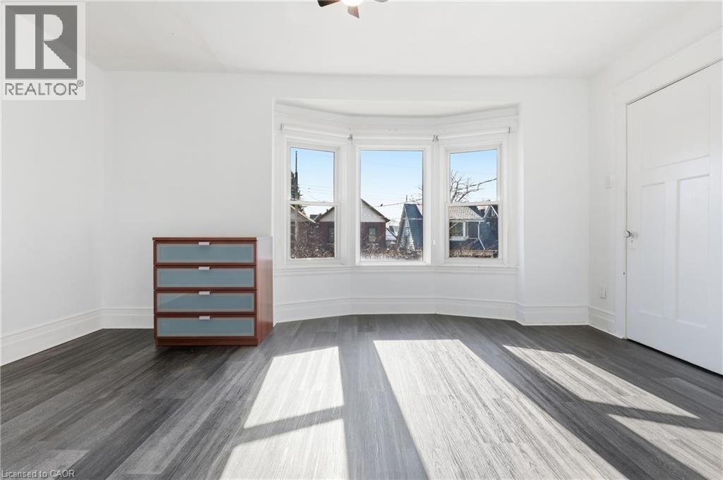 115 Kensington Avenue N, Hamilton, ON - Indoor Photo Showing Other Room