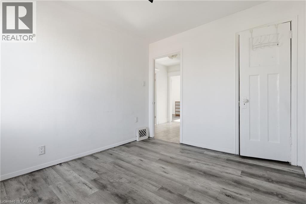 115 Kensington Avenue N, Hamilton, ON - Indoor Photo Showing Other Room