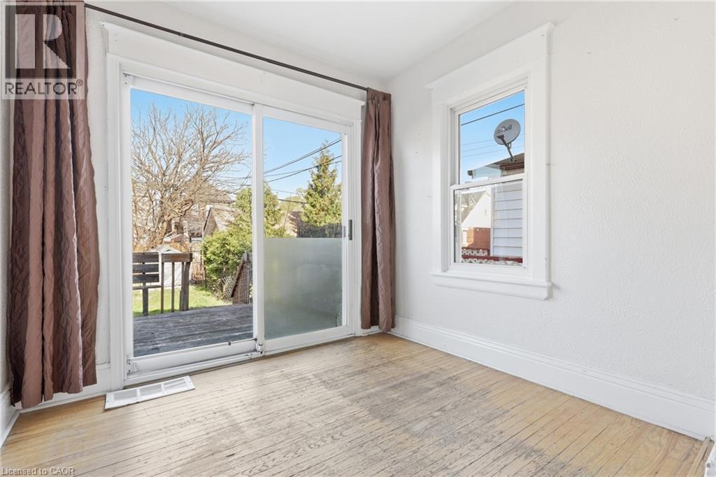 115 Kensington Avenue N, Hamilton, ON - Indoor Photo Showing Other Room