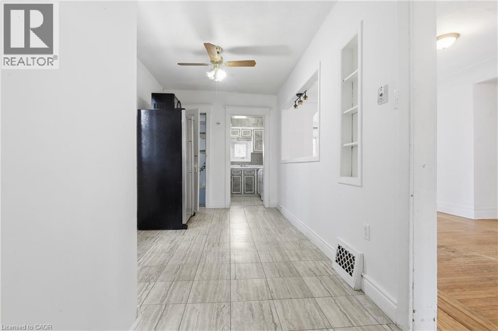 115 Kensington Avenue N, Hamilton, ON - Indoor Photo Showing Other Room