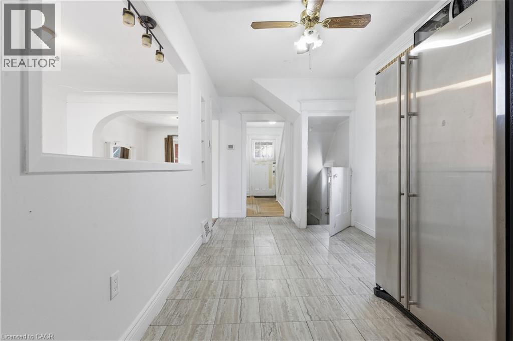 115 Kensington Avenue N, Hamilton, ON - Indoor Photo Showing Other Room