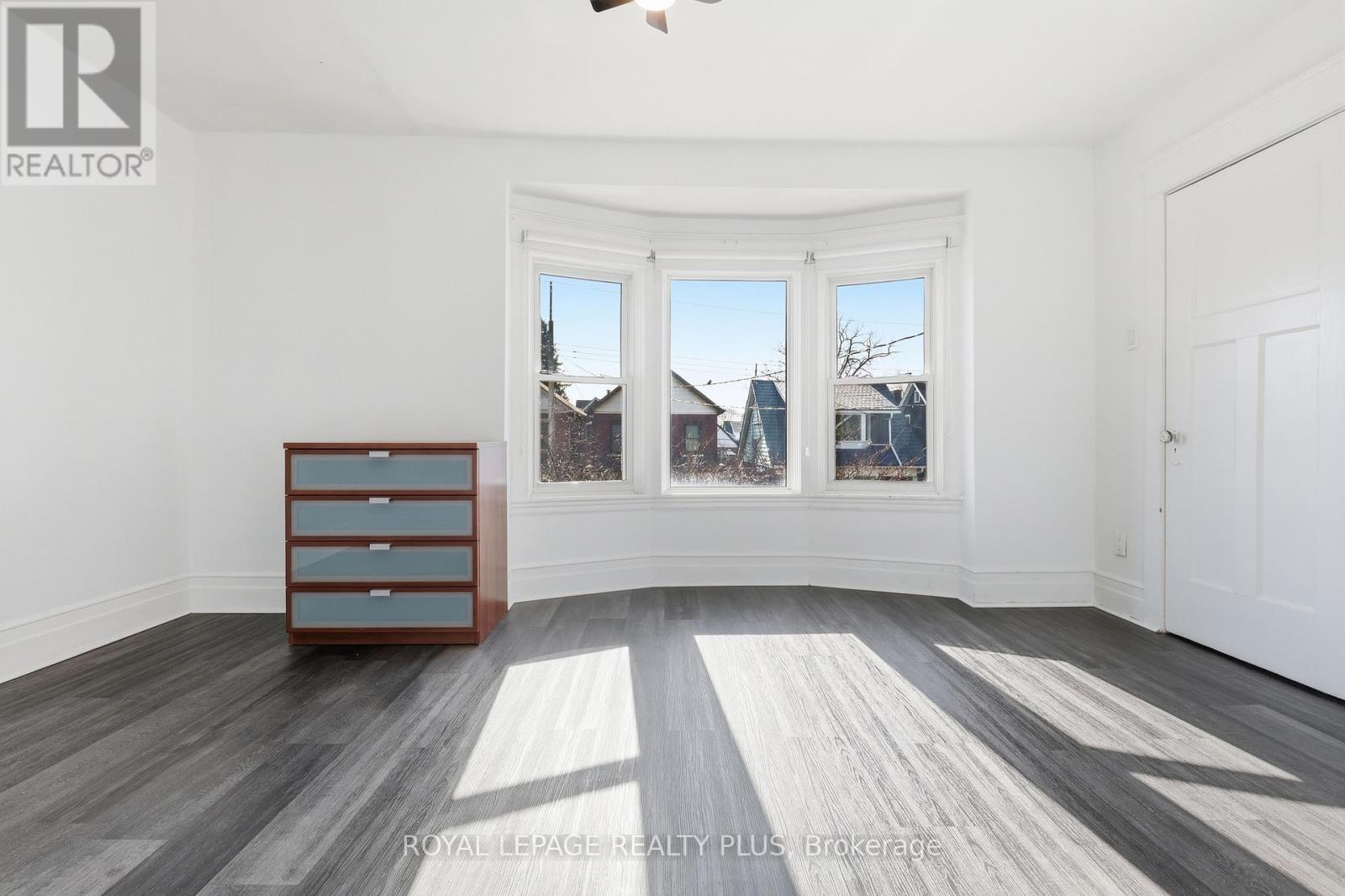 115 Kensington Avenue N, Hamilton, ON - Indoor Photo Showing Other Room