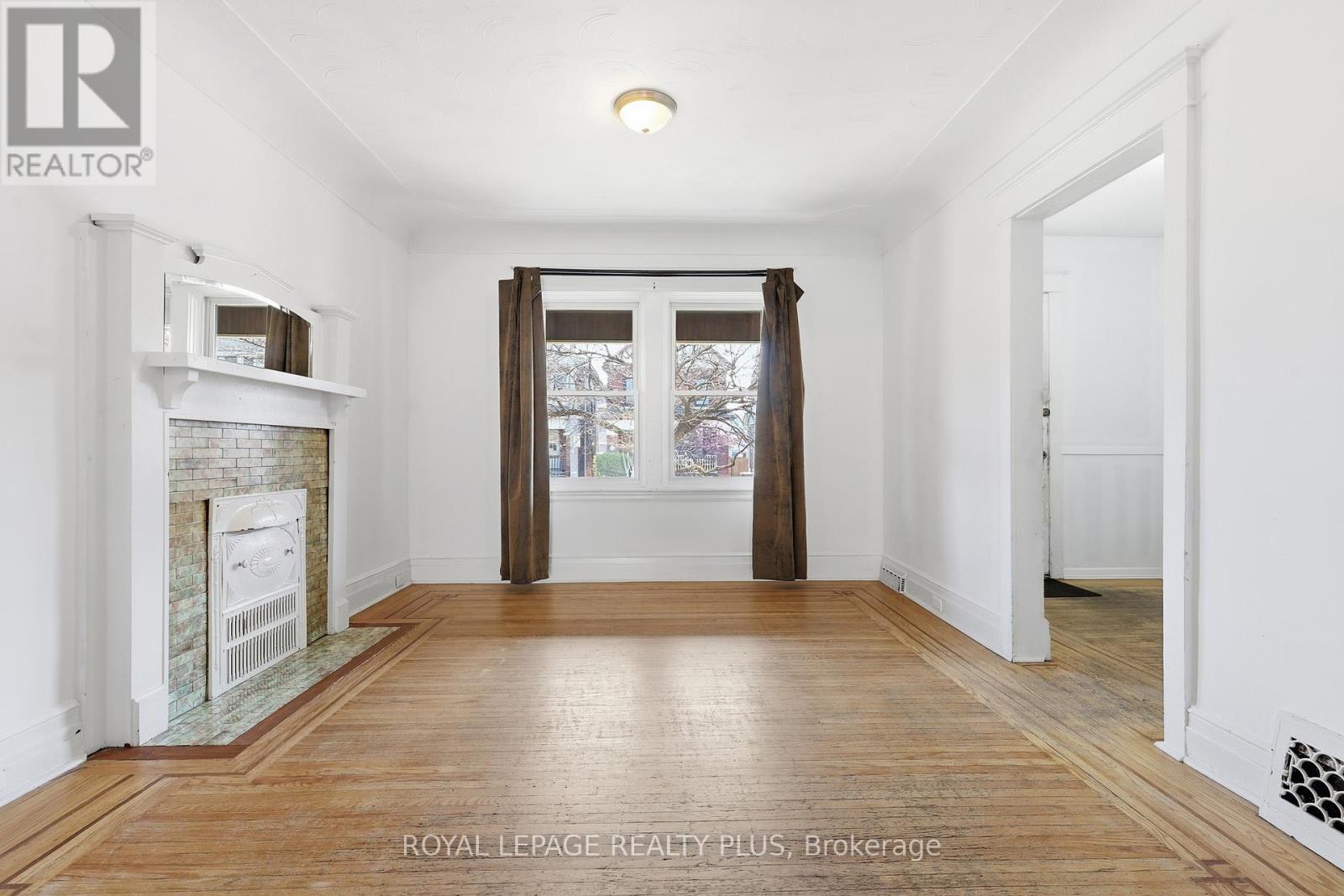 115 Kensington Avenue N, Hamilton, ON - Indoor Photo Showing Other Room