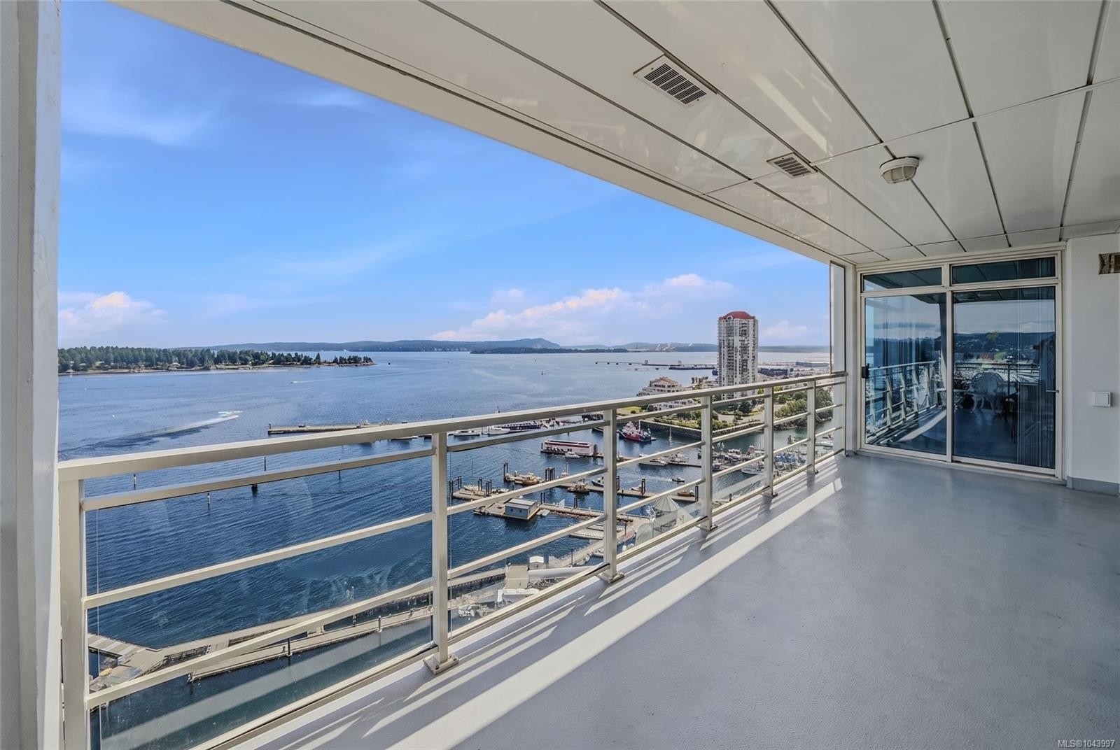 #1106-38 Front St, Nanaimo, BC - With Body Of Water With View With Exterior
