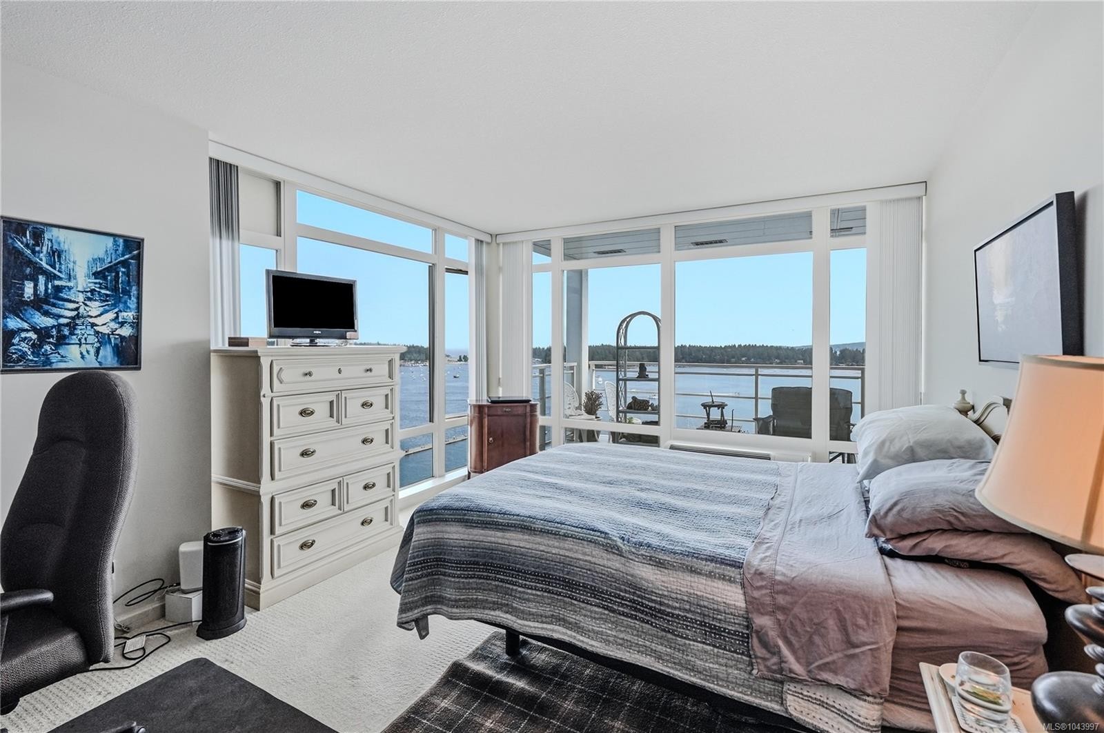 #1106-38 Front St, Nanaimo, BC - Indoor Photo Showing Bedroom