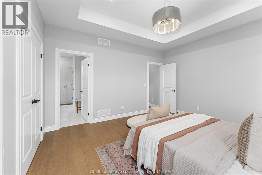 105 Brighton Place, Chatham, ON - Indoor Photo Showing Bedroom