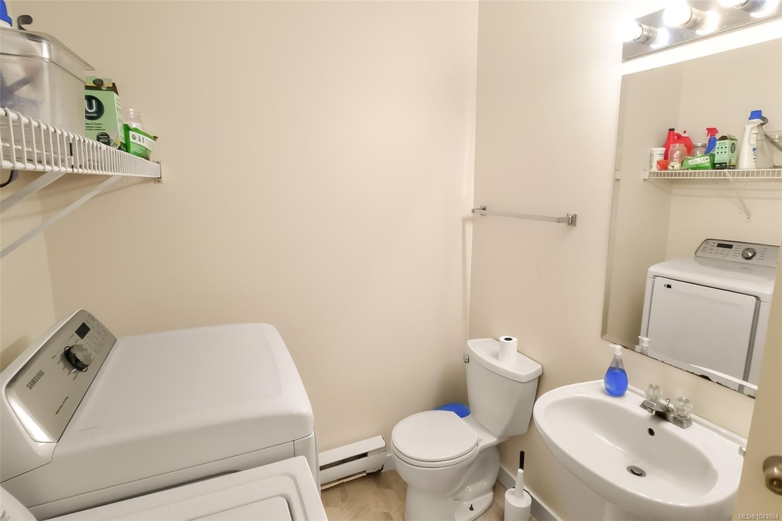 #B-330 Lone Cone Rd, Tofino, BC - Indoor Photo Showing Other Room
