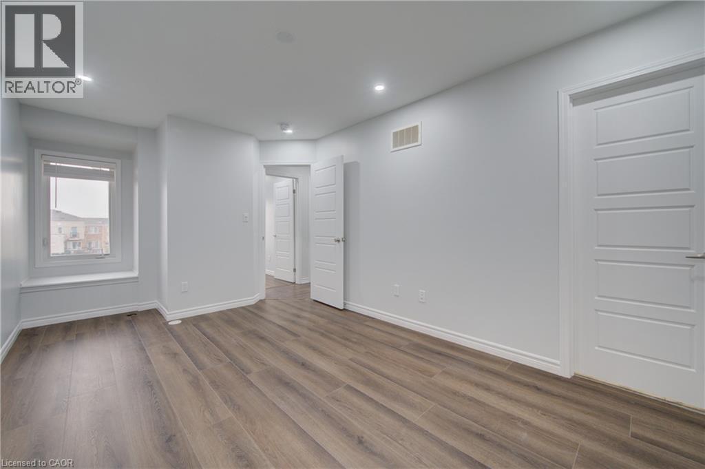 911 Apple Hill Lane, Kitchener, ON - Indoor Photo Showing Other Room
