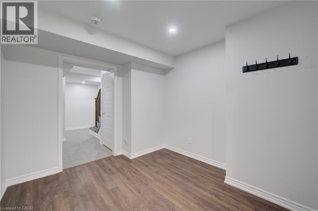 911 Apple Hill Lane, Kitchener, ON - Indoor Photo Showing Other Room