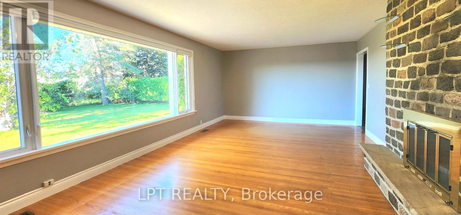 585 Mapleview Drive E, Barrie, ON