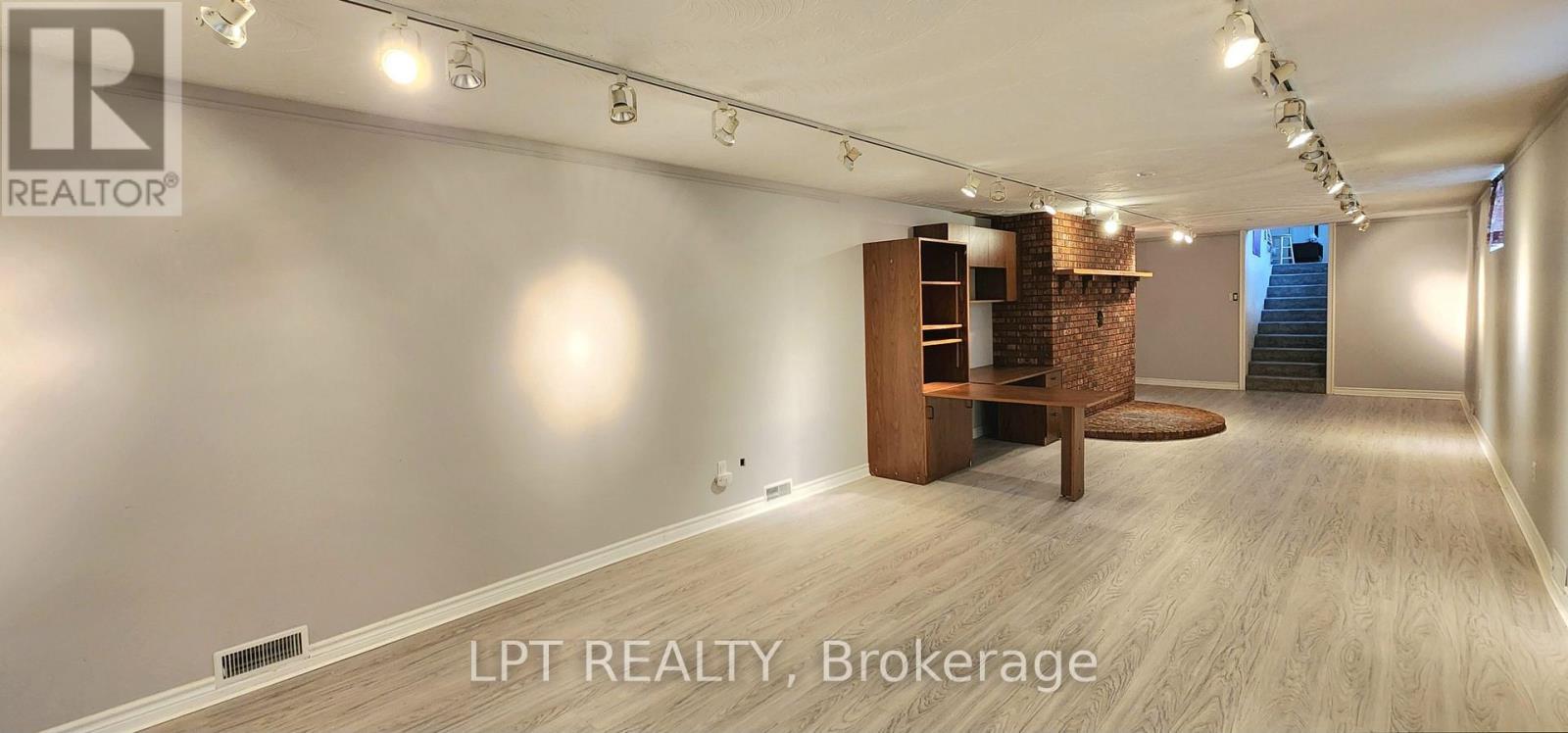 585 Mapleview Drive E, Barrie, ON