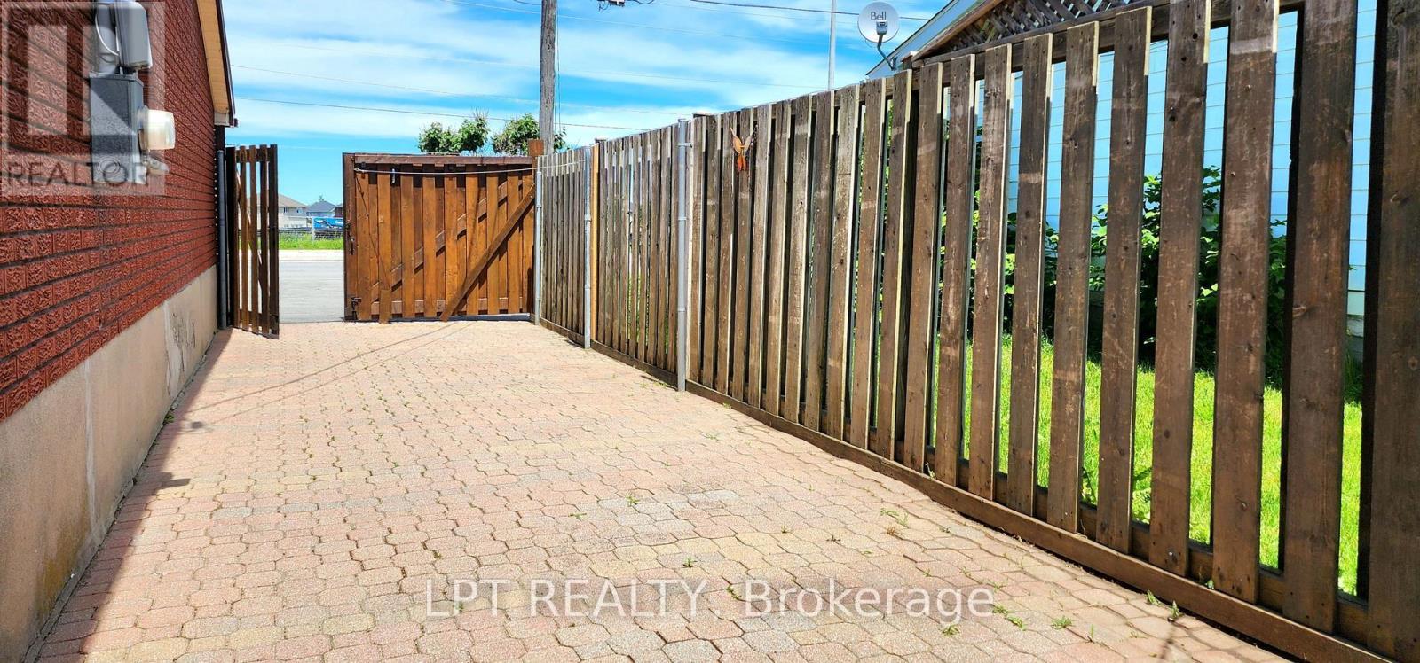 585 Mapleview Drive E, Barrie, ON