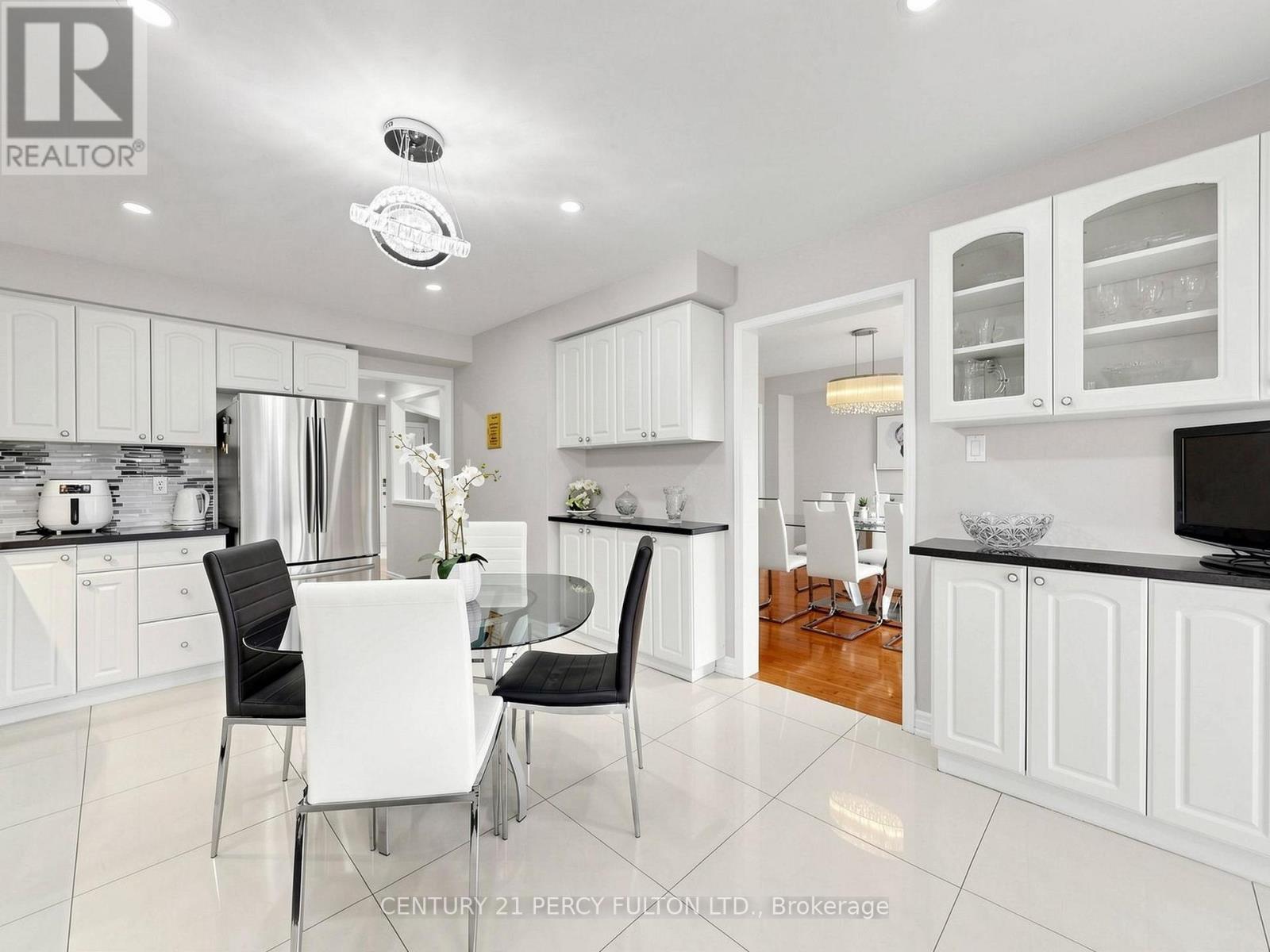 Kitchen - 2052 Blue Ridge Crescent, Pickering, ON - Indoor