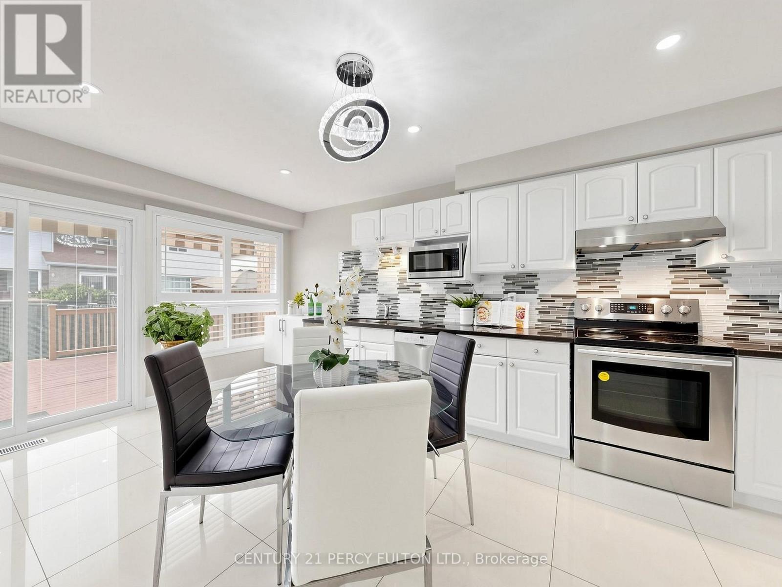 Kitchen - 2052 Blue Ridge Crescent, Pickering, ON - Indoor