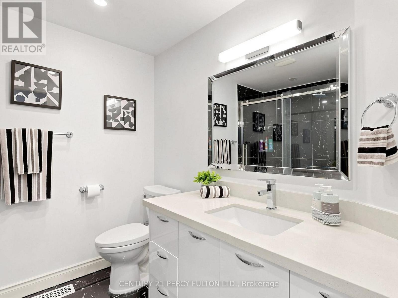 Second Bathroom - 2052 Blue Ridge Crescent, Pickering, ON - Indoor Photo Showing Bathroom