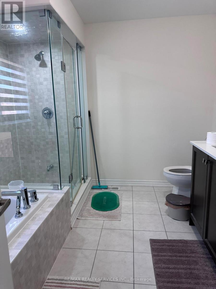 92 Folgate Crescent, Brampton, ON - Indoor Photo Showing Bathroom