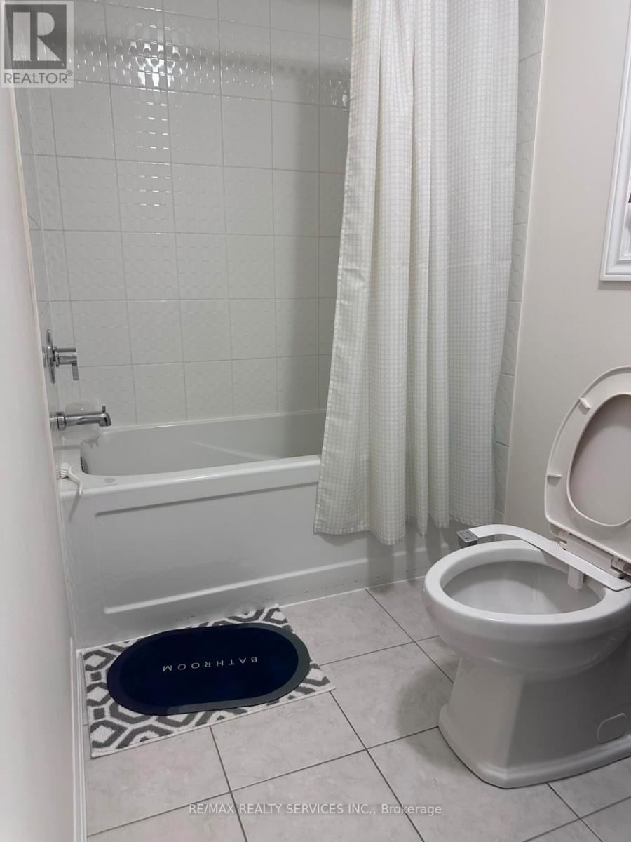 92 Folgate Crescent, Brampton, ON - Indoor Photo Showing Bathroom