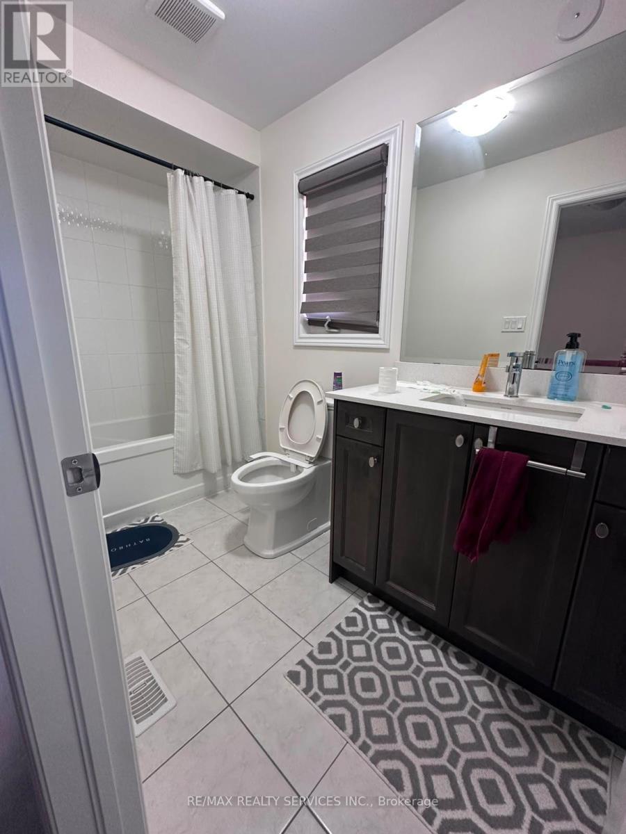 92 Folgate Crescent, Brampton, ON - Indoor Photo Showing Bathroom