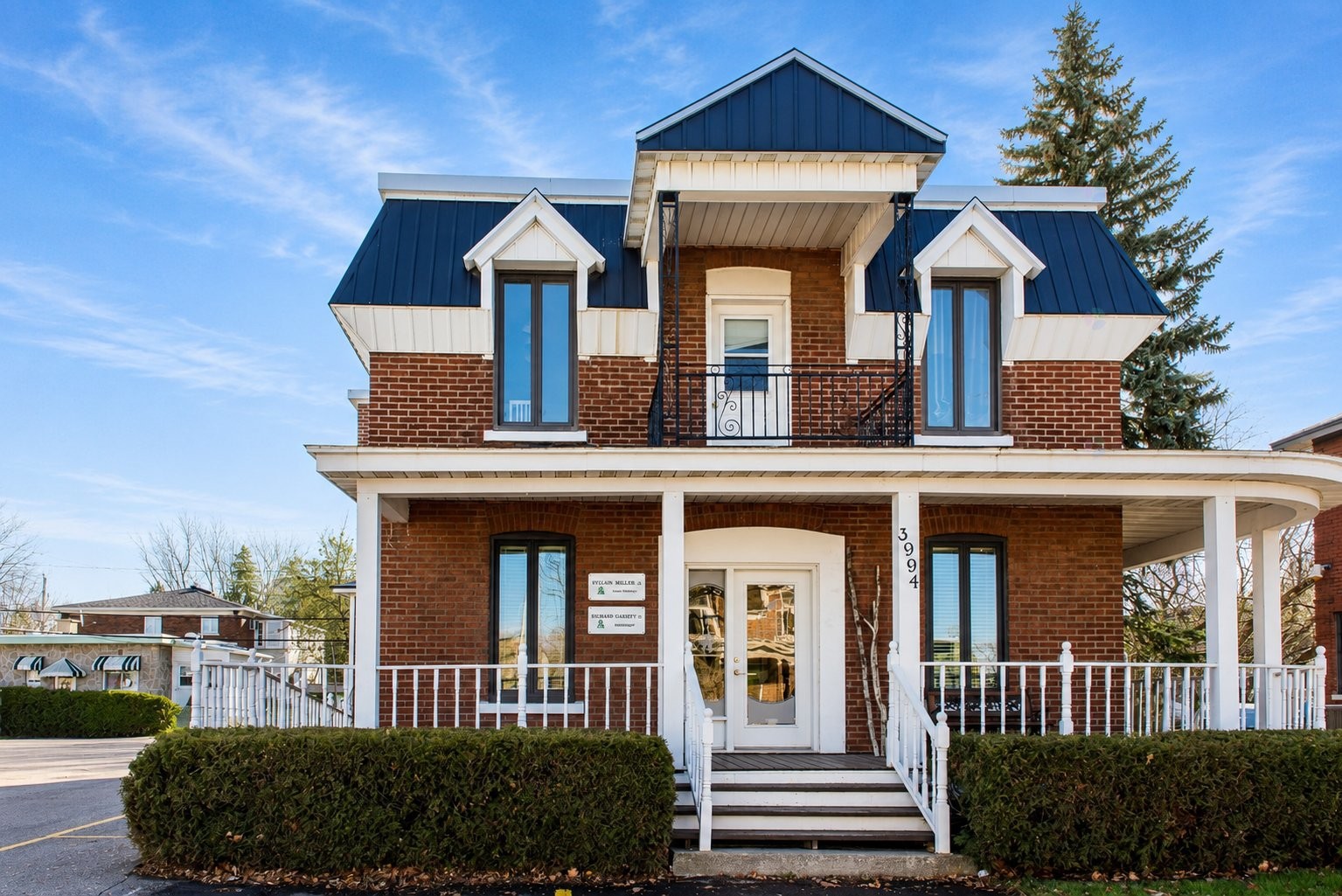 Front of Structure - A-3994 Boul. St-Martin O., Laval (Chomedey), QC - Outdoor With Deck Patio Veranda With Facade