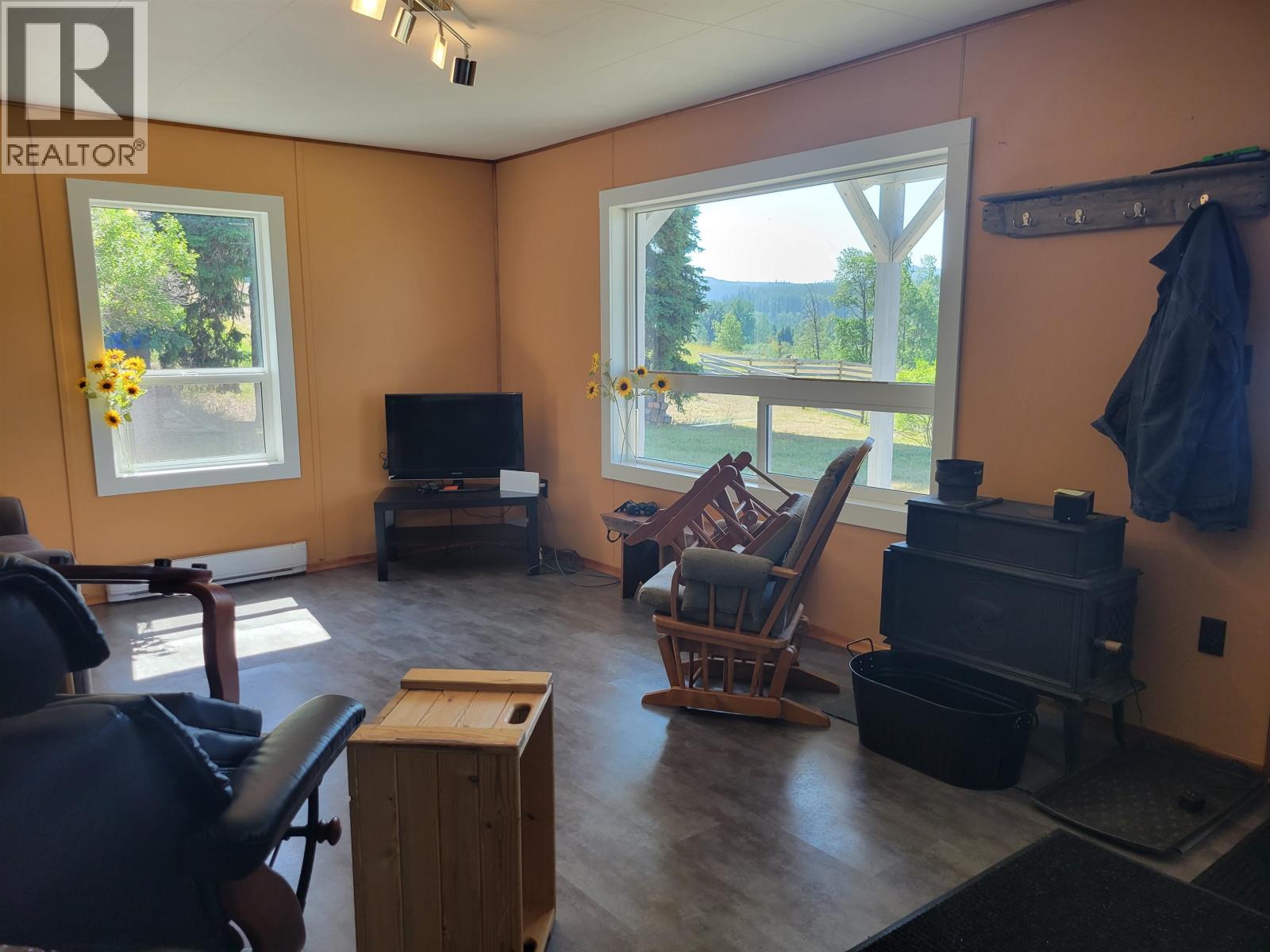 10443 Nithi Pit Road, Fraser Lake, BC - Indoor Photo Showing Other Room