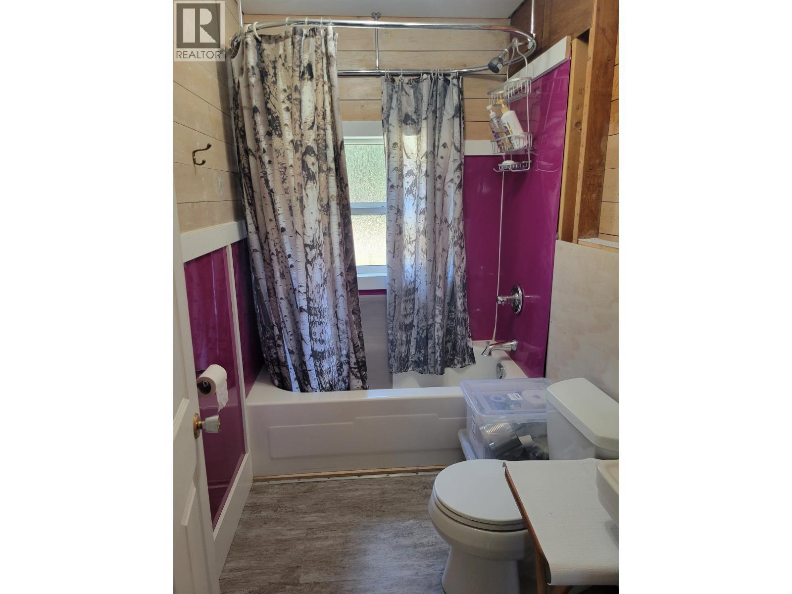 10443 Nithi Pit Road, Fraser Lake, BC - Indoor Photo Showing Bathroom
