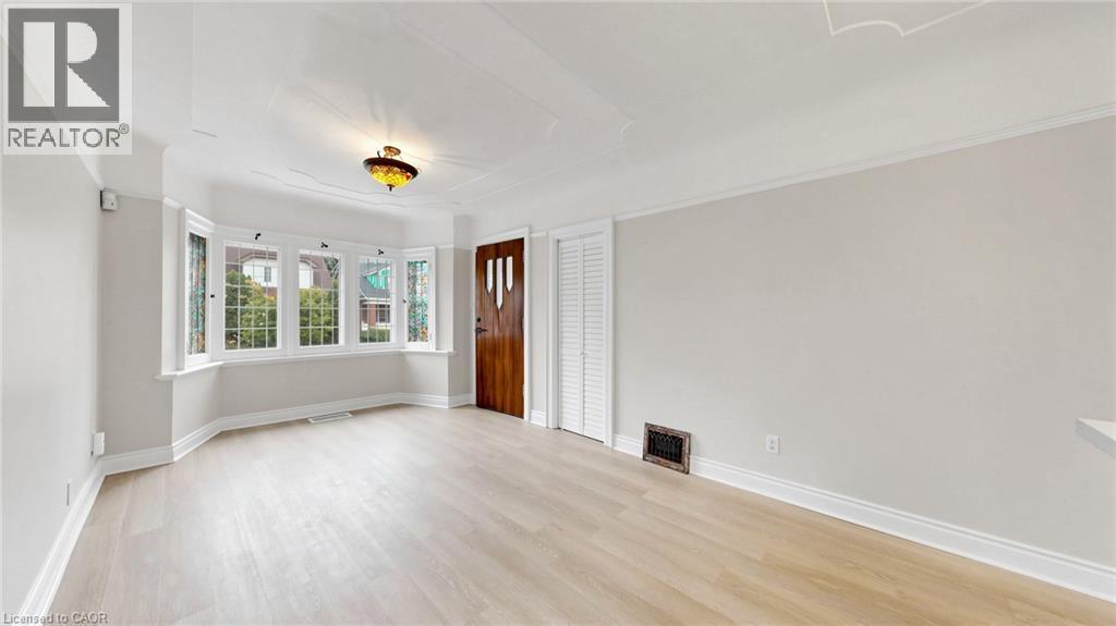 59 Longwood Road N, Hamilton, ON - Indoor Photo Showing Other Room