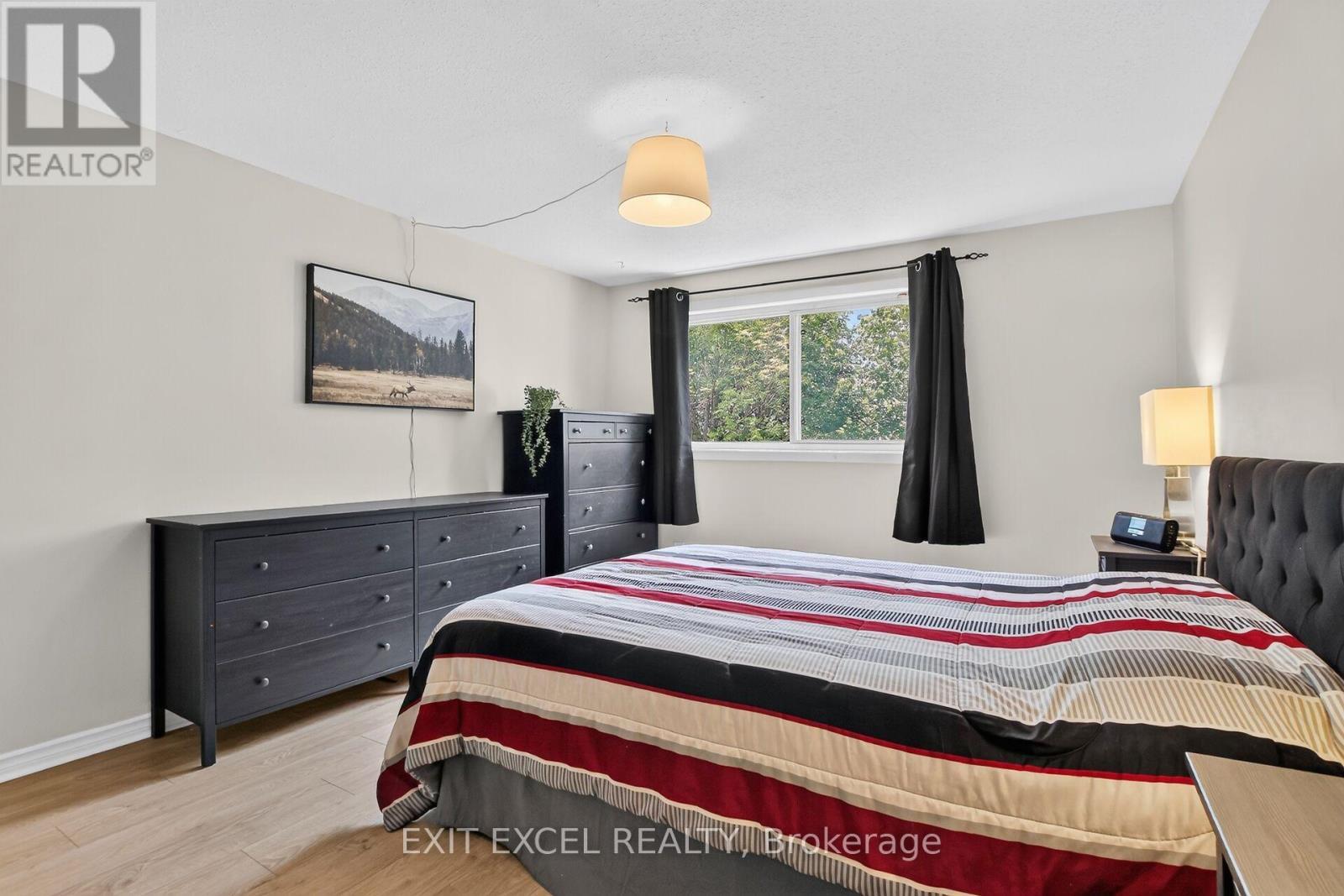 34A Forester Crescent, Ottawa, ON - Indoor Photo Showing Bedroom