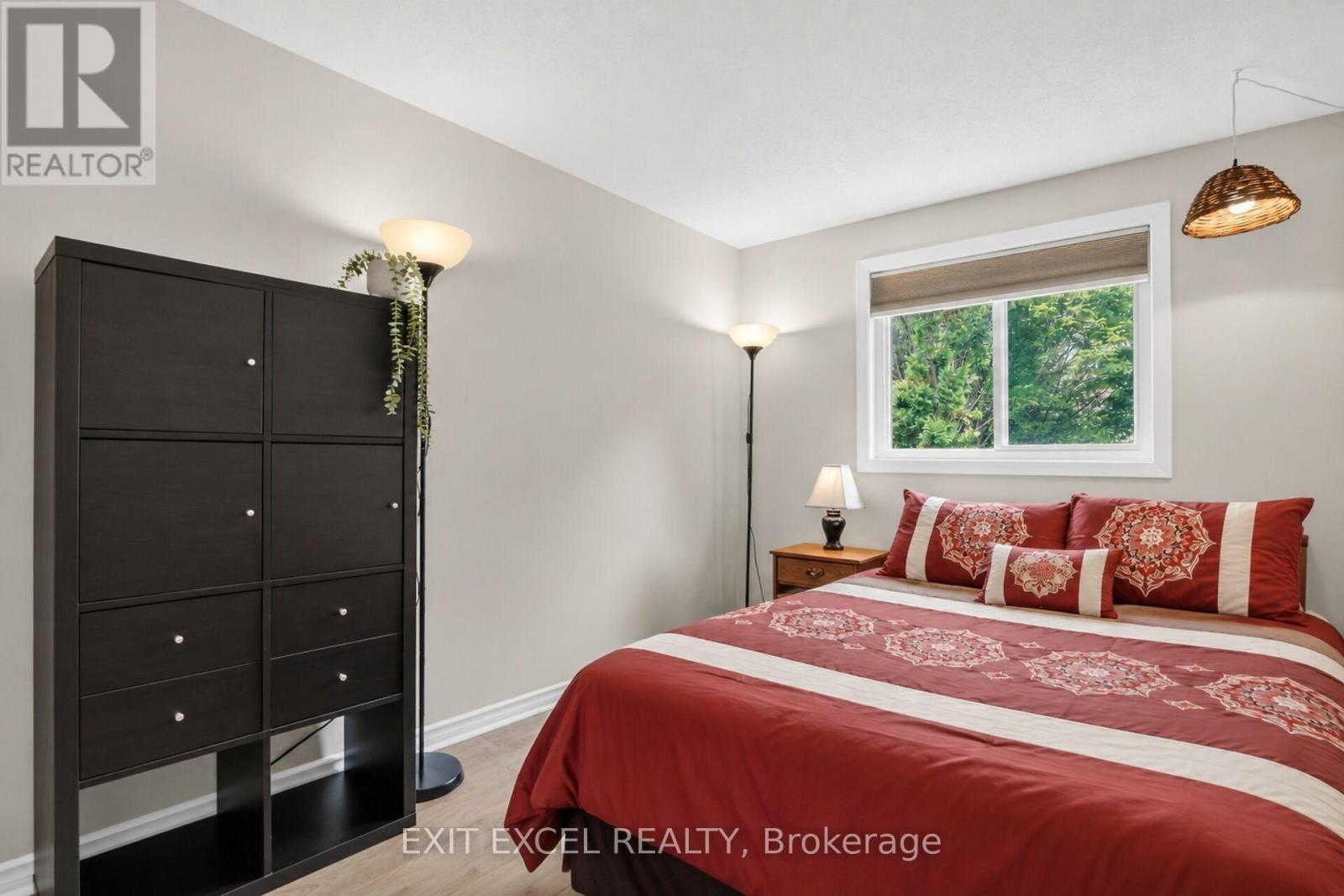 34A Forester Crescent, Ottawa, ON - Indoor Photo Showing Bedroom