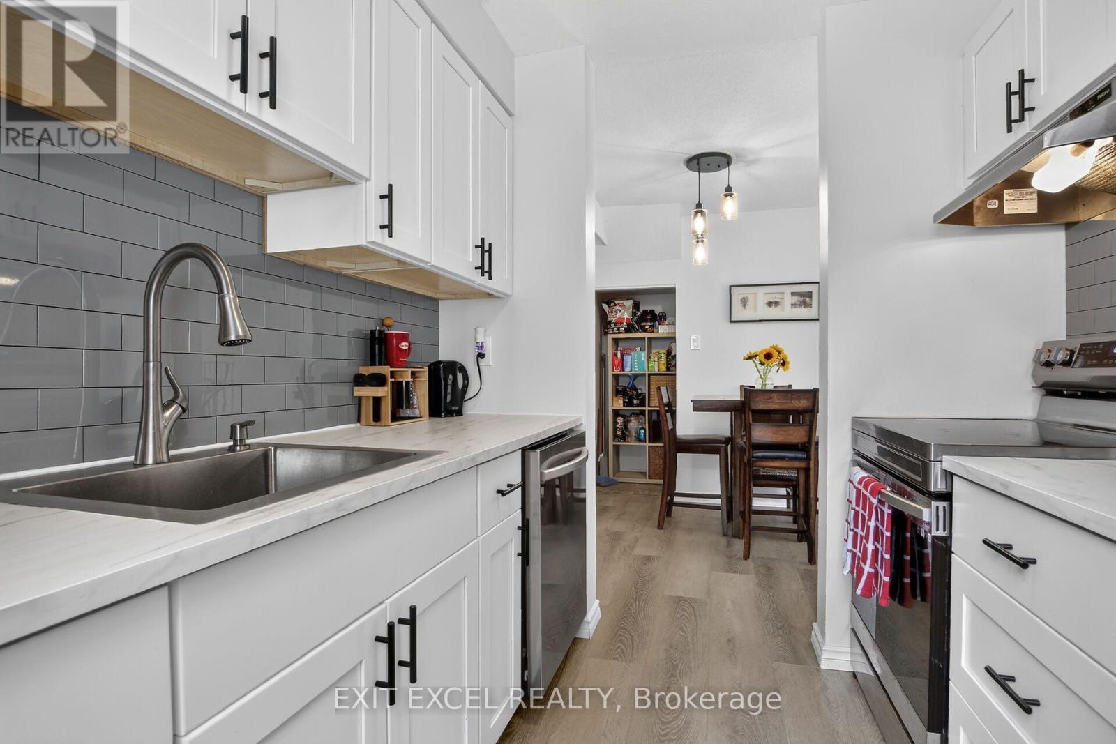 34A Forester Crescent, Ottawa, ON - Indoor Photo Showing Kitchen