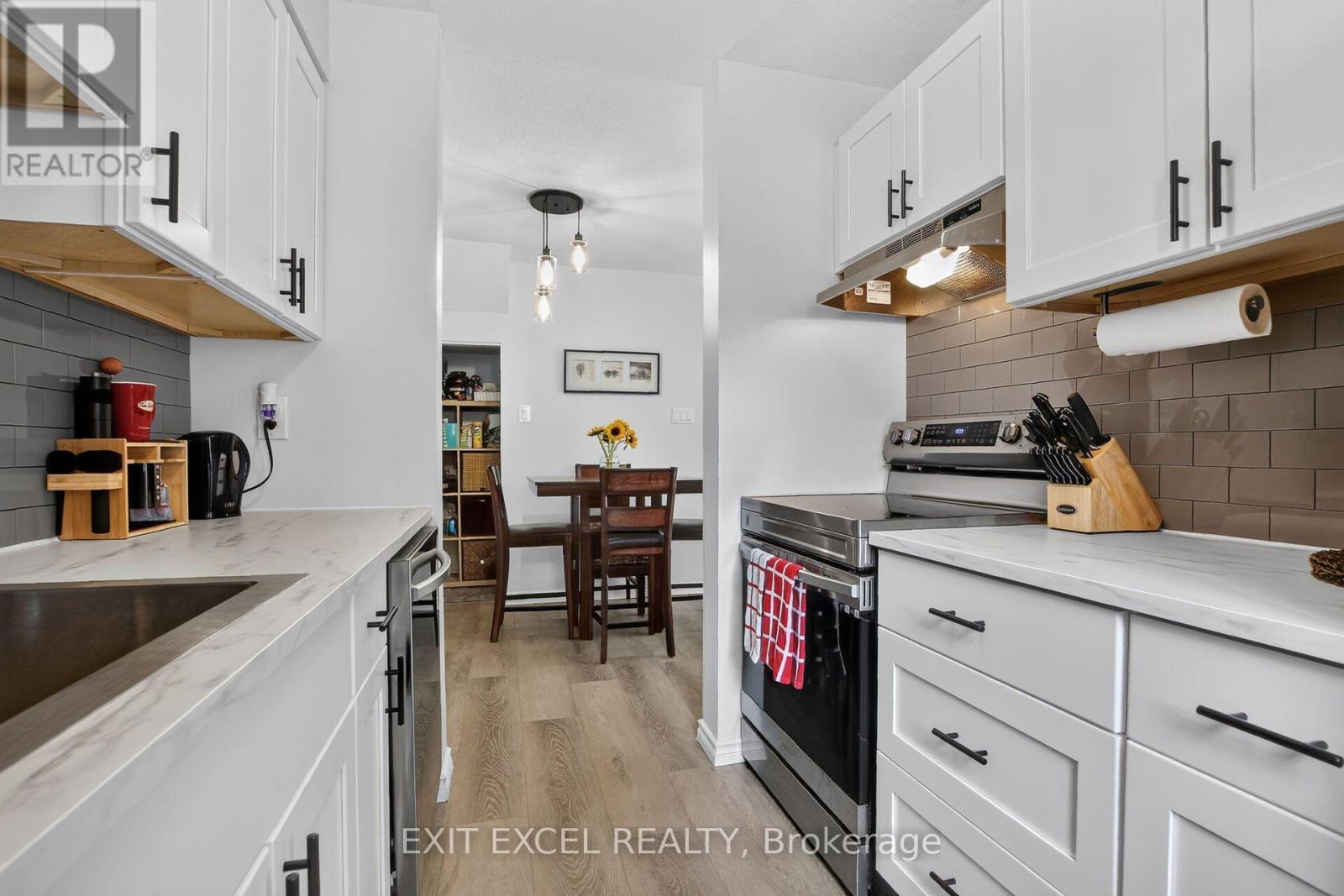 34A Forester Crescent, Ottawa, ON - Indoor Photo Showing Kitchen
