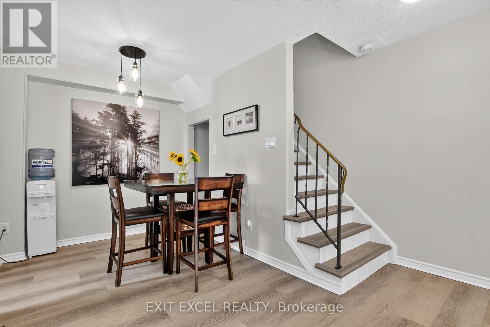 34A Forester Crescent, Ottawa, ON - Indoor Photo Showing Dining Room