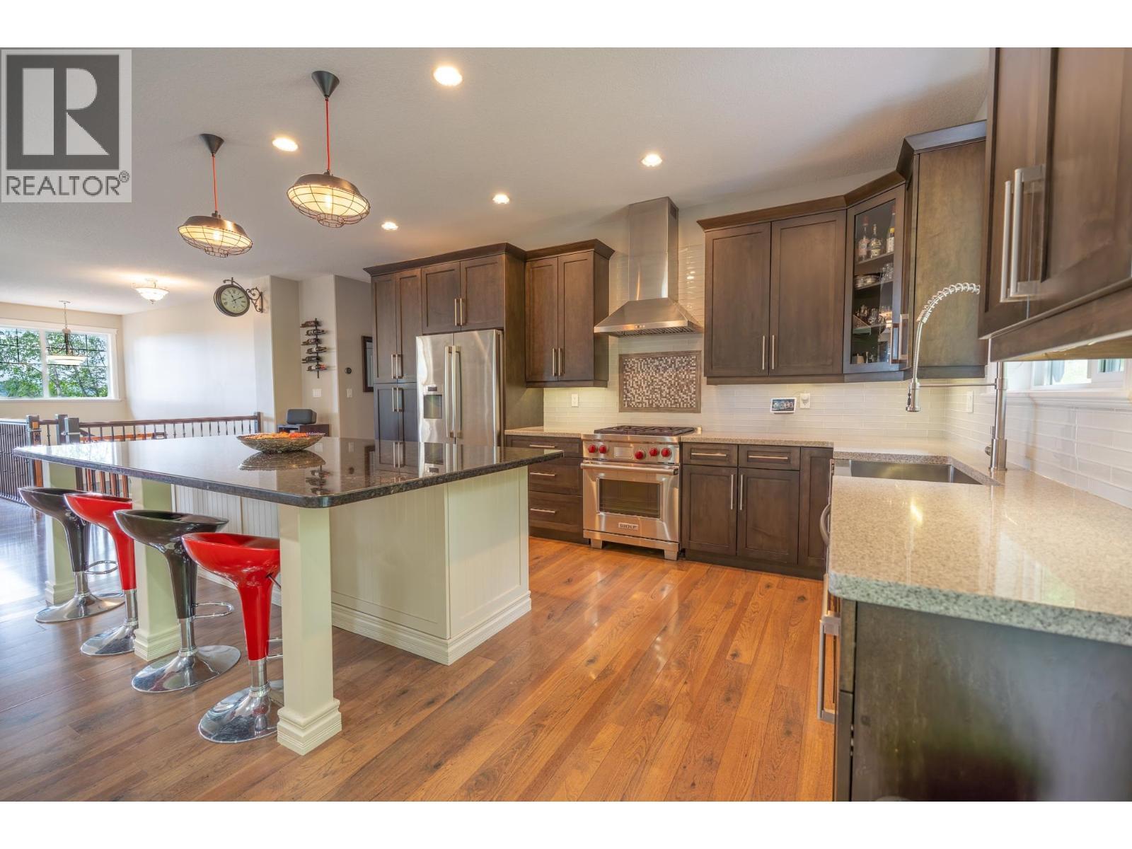 3065 Charella Place, Prince George, BC - Indoor Photo Showing Kitchen With Upgraded Kitchen