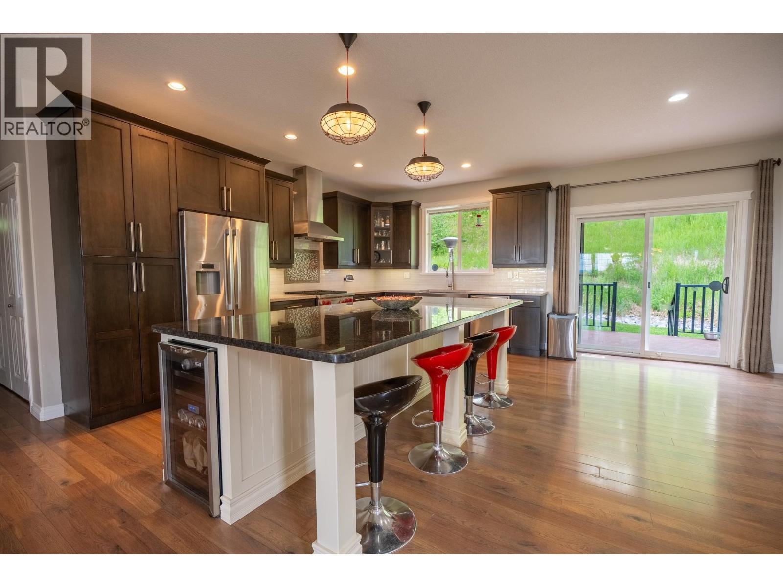 3065 Charella Place, Prince George, BC - Indoor Photo Showing Kitchen With Upgraded Kitchen