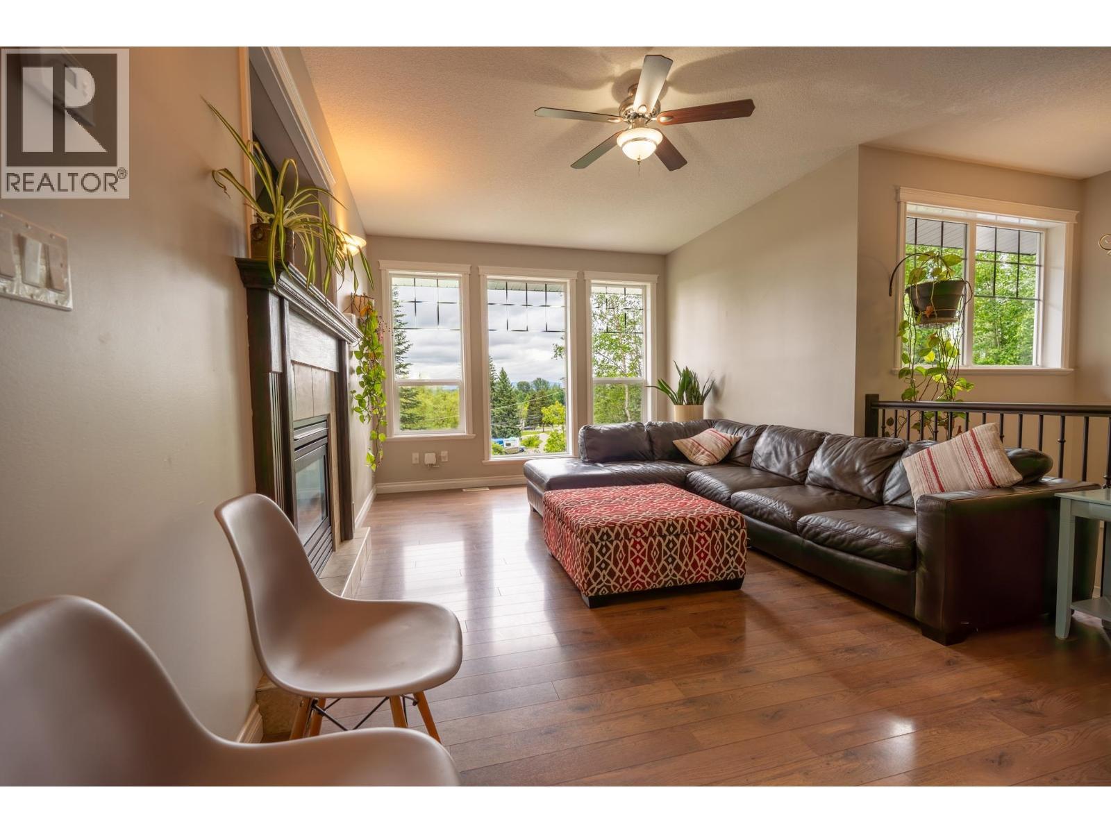 3065 Charella Place, Prince George, BC - Indoor Photo Showing Living Room